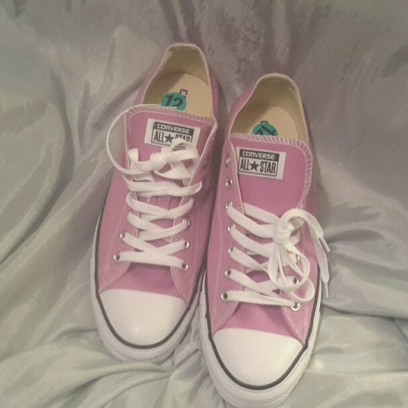 Converse Shoes - Women's converse size 12 nwot